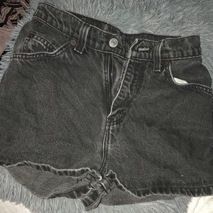 Levi’s vintage 912 black shorts